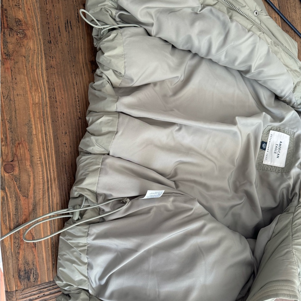 American Eagle Puffer Coat. Brand new! - Picture 7 of 7